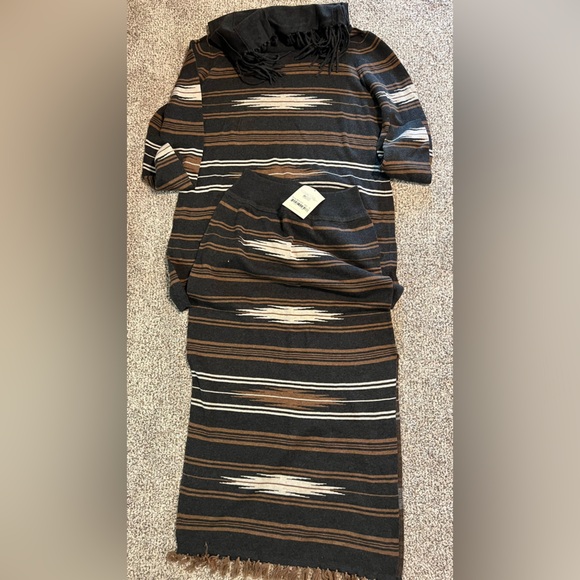 Tasha Polizzi Dresses & Skirts - Tasha Polizzi NWT arrow skirt and tunic top